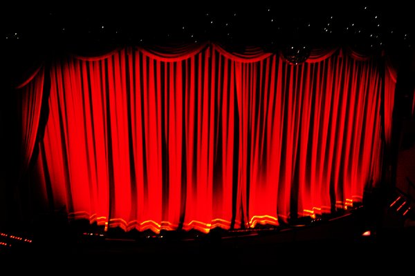 Theatervorhang - ©  ORANGEMINE  / pixelio.de