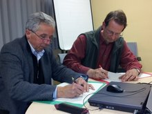 H. Bonin und W. Krüger unterschreiben Vereinbarung